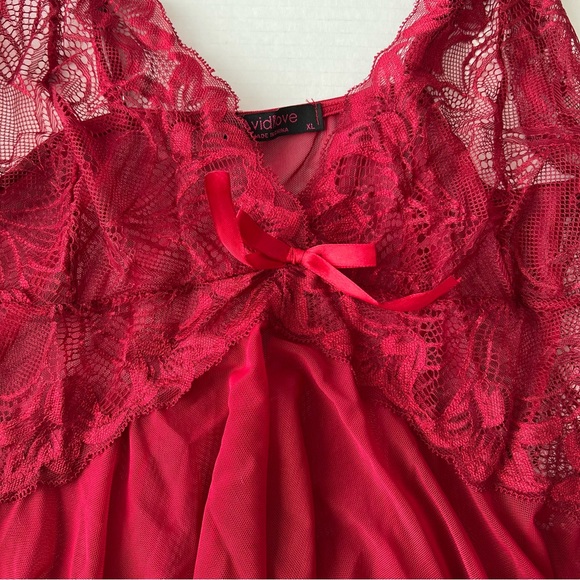 Split front red lingerie with matching g-string panty NWT - Picture 3 of 6